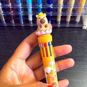 Capybara Multicolor Pen